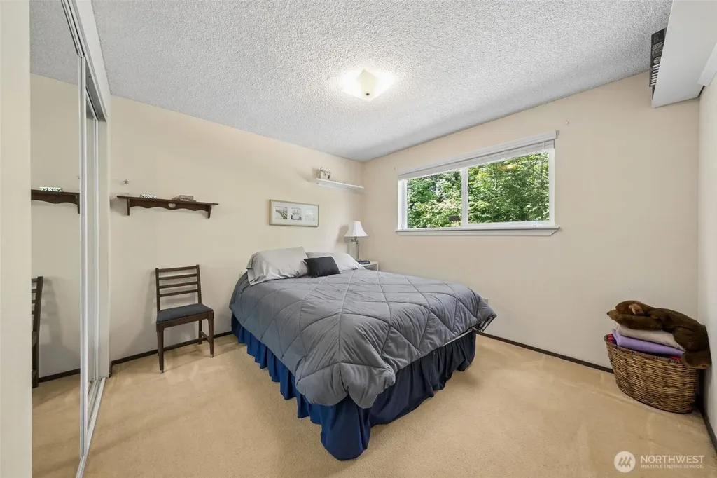 4201 7th Street SW Puyallup WA 98373