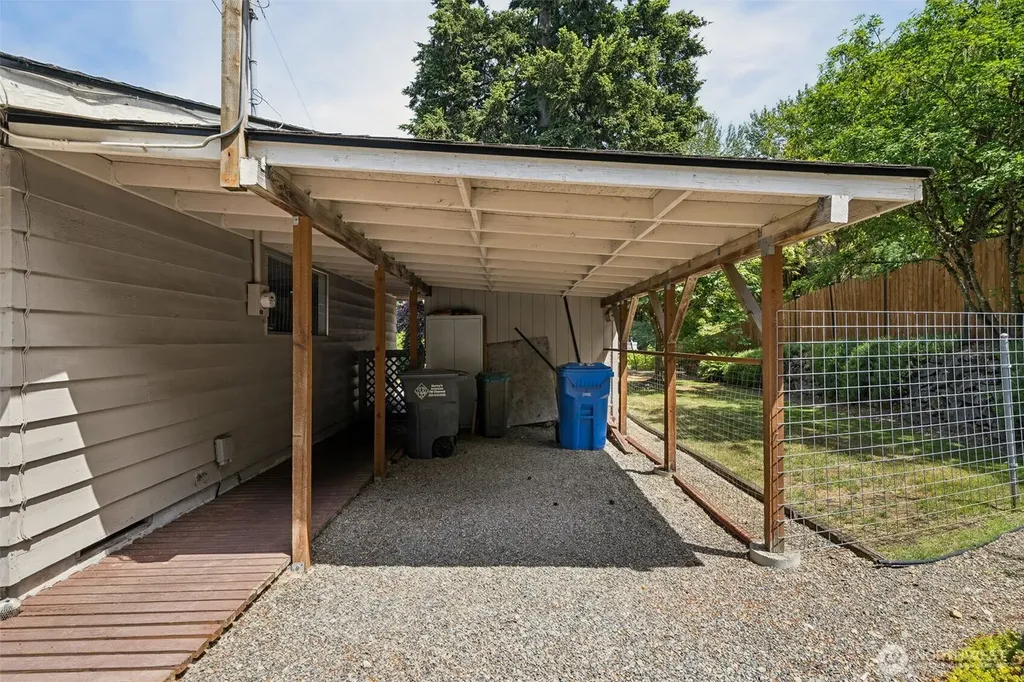4201 7th Street SW Puyallup WA 98373