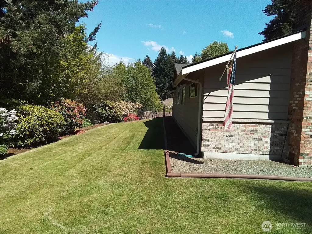 4201 7th Street SW Puyallup WA 98373