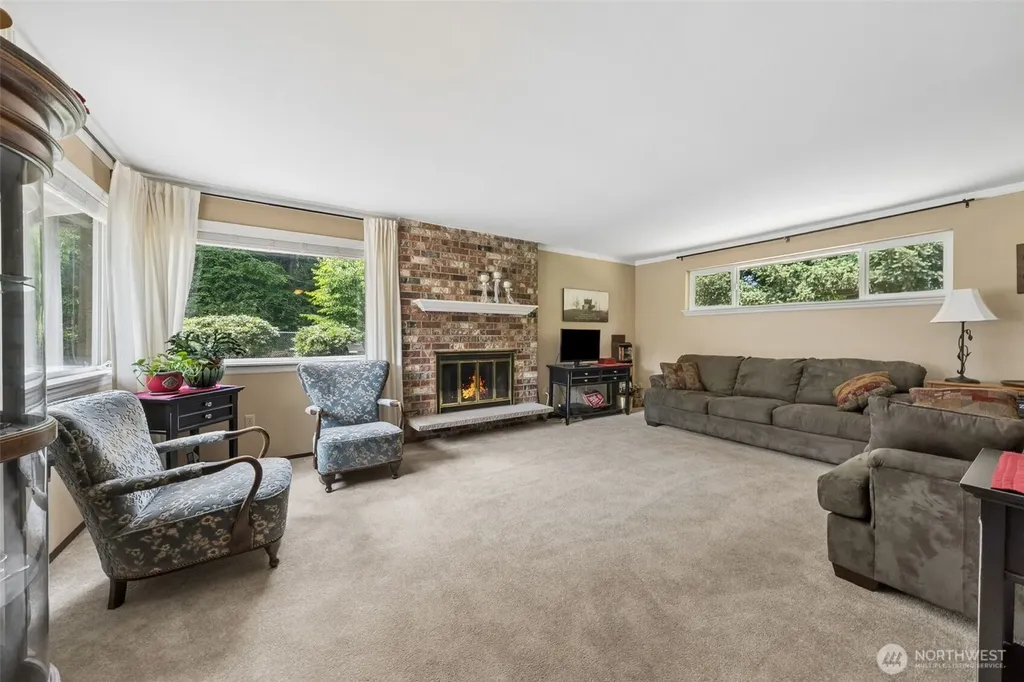 4201 7th Street SW Puyallup WA 98373