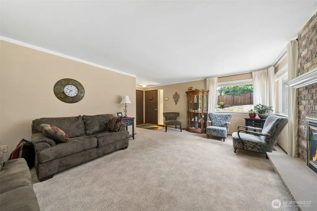 4201 7th Street SW Puyallup WA 98373