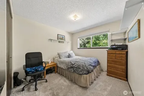 4201 7th Street SW Puyallup WA 98373