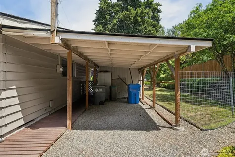 4201 7th Street SW Puyallup WA 98373