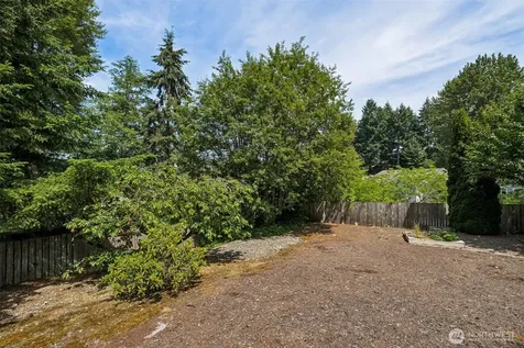4201 7th Street SW Puyallup WA 98373