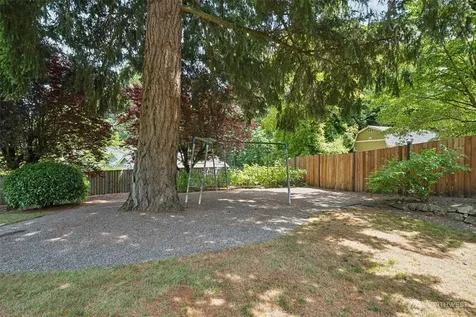 4201 7th Street SW Puyallup WA 98373