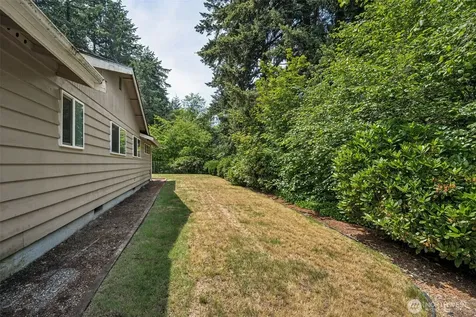 4201 7th Street SW Puyallup WA 98373
