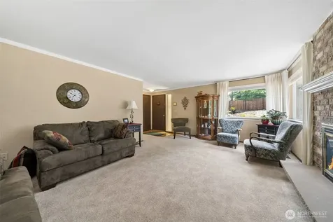 4201 7th Street SW Puyallup WA 98373