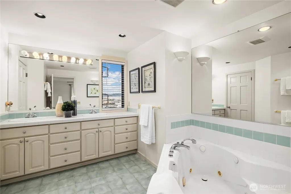 3418 W Lake Sammamish Parkway SE Bellevue WA 98008