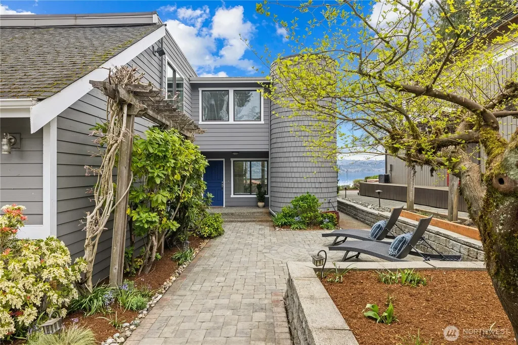3418 W Lake Sammamish Parkway SE Bellevue WA 98008