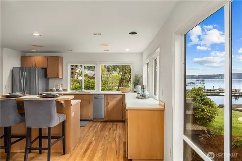 3418 W Lake Sammamish Parkway SE Bellevue WA 98008
