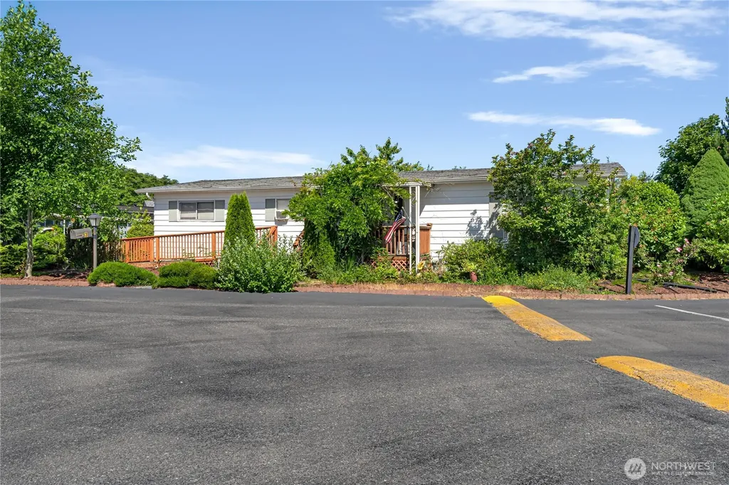 3 Meander Way Aberdeen WA 98520