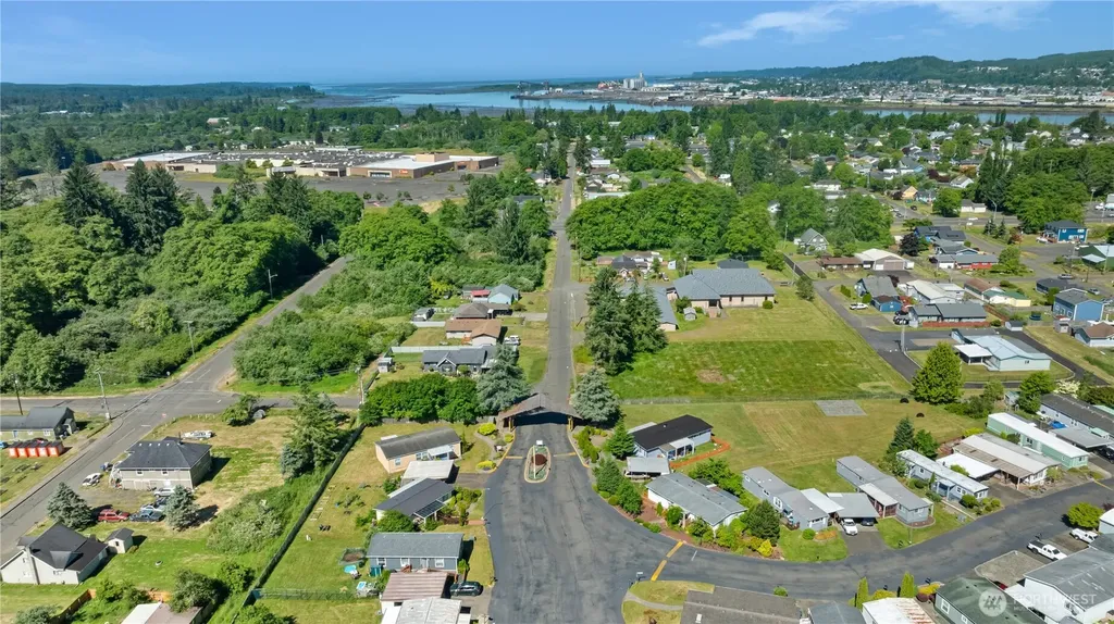 3 Meander Way Aberdeen WA 98520