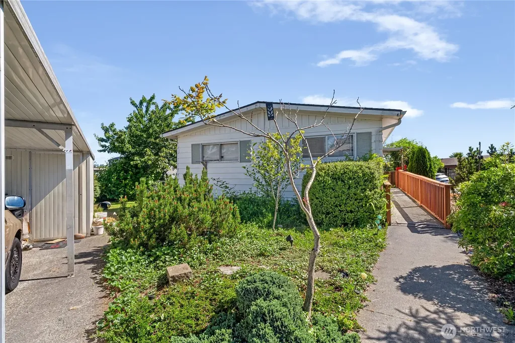 3 Meander Way Aberdeen WA 98520