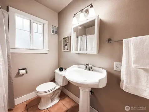 228 S 55th Street Tacoma WA 98408