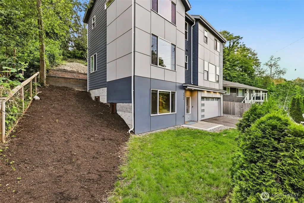 7511 Dumar Way SW Seattle WA 98106