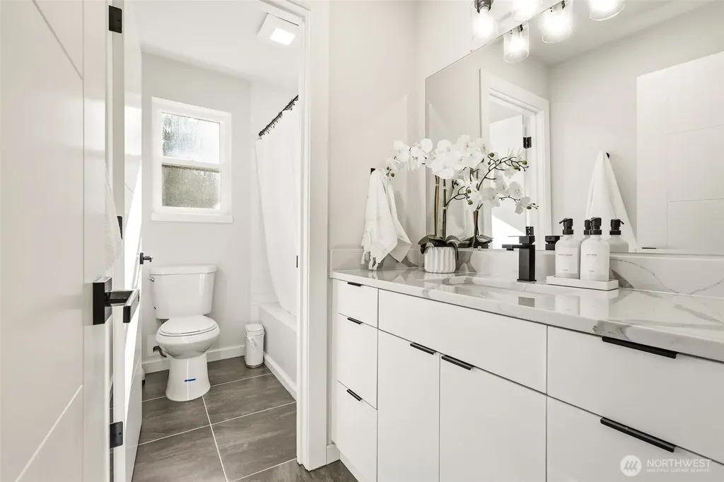 7511 Dumar Way SW Seattle WA 98106