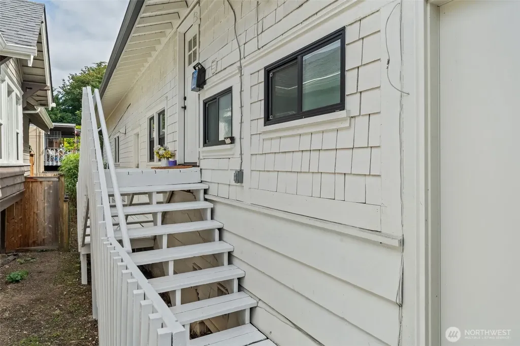 2102 N Oakes Street Tacoma WA 98406