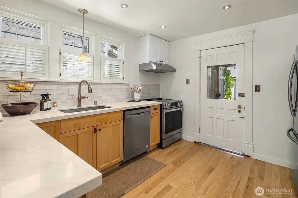 1911 Rucker Avenue Everett WA 98201