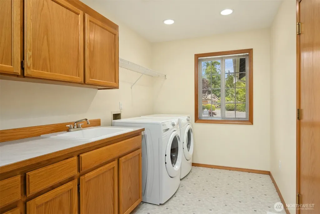 4518 146th Place SW Lynnwood WA 98087