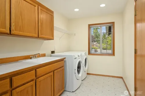 4518 146th Place SW Lynnwood WA 98087