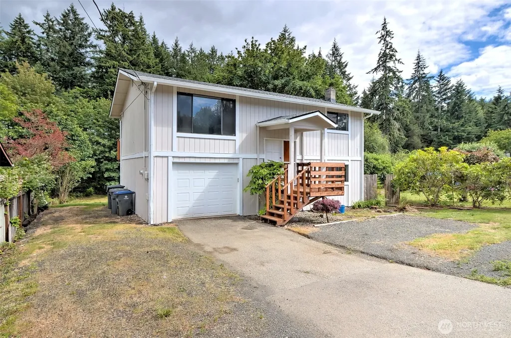 2064 Lake Boulevard Shelton WA 98584