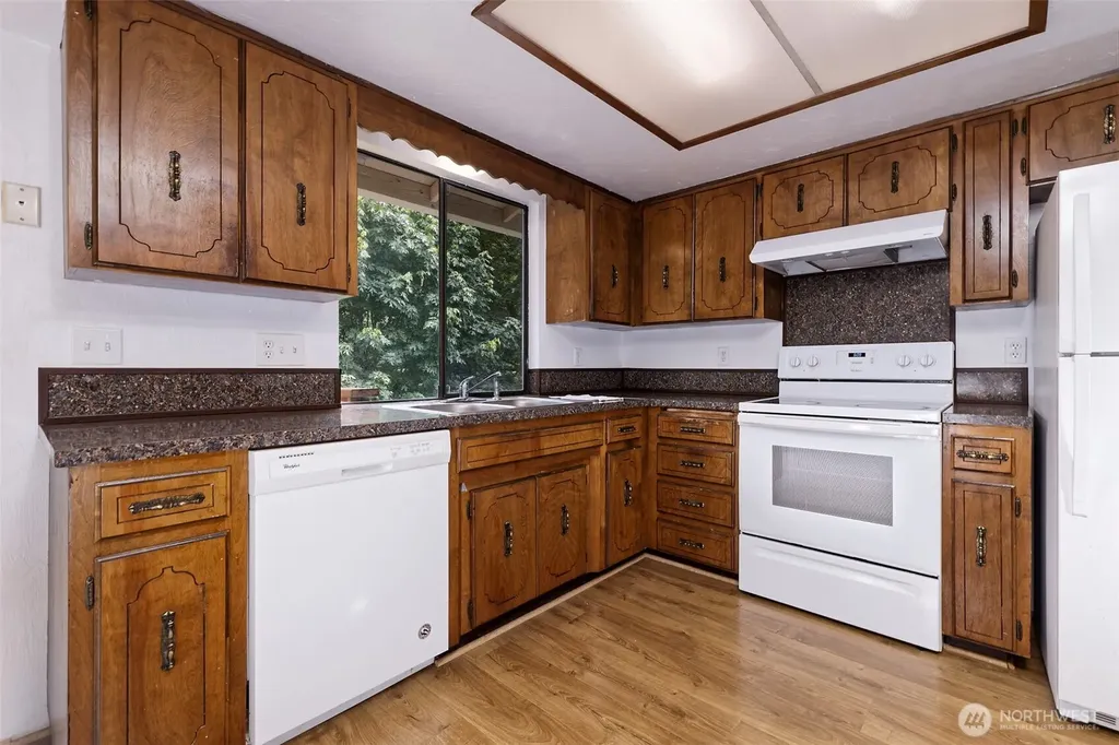 2064 Lake Boulevard Shelton WA 98584