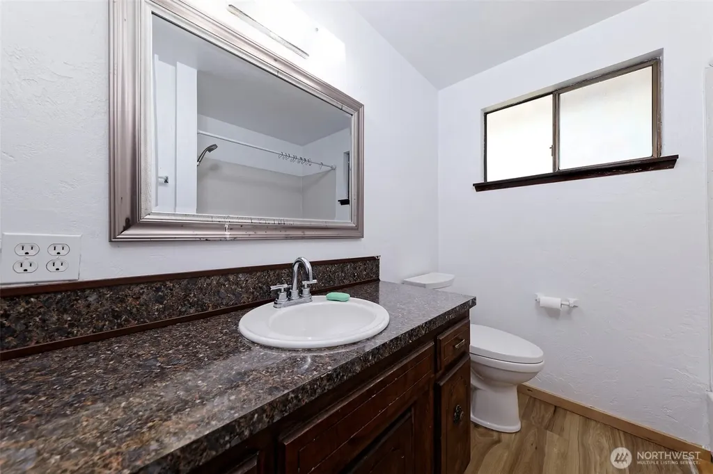 2064 Lake Boulevard Shelton WA 98584