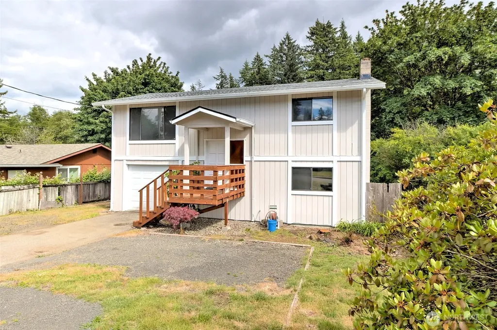 2064 Lake Boulevard Shelton WA 98584