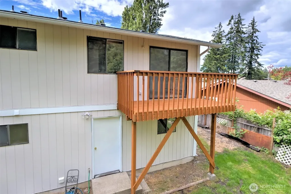 2064 Lake Boulevard Shelton WA 98584
