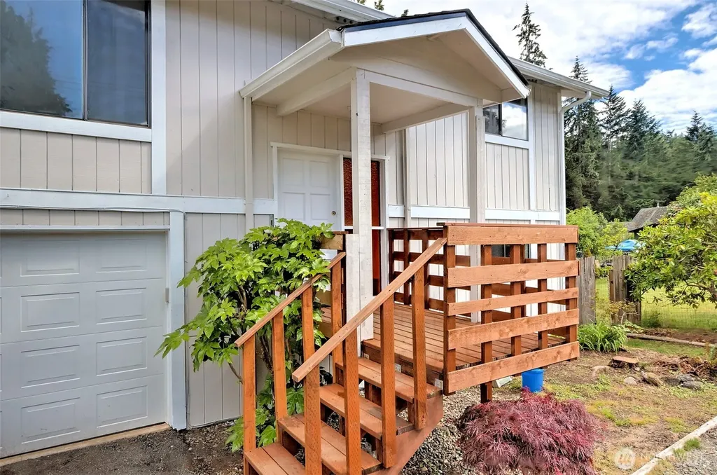 2064 Lake Boulevard Shelton WA 98584