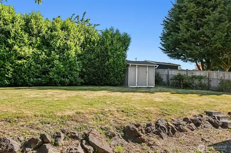 4910 NE 7th Street Renton WA 98059