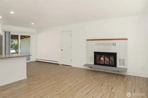 4910 NE 7th Street Renton WA 98059