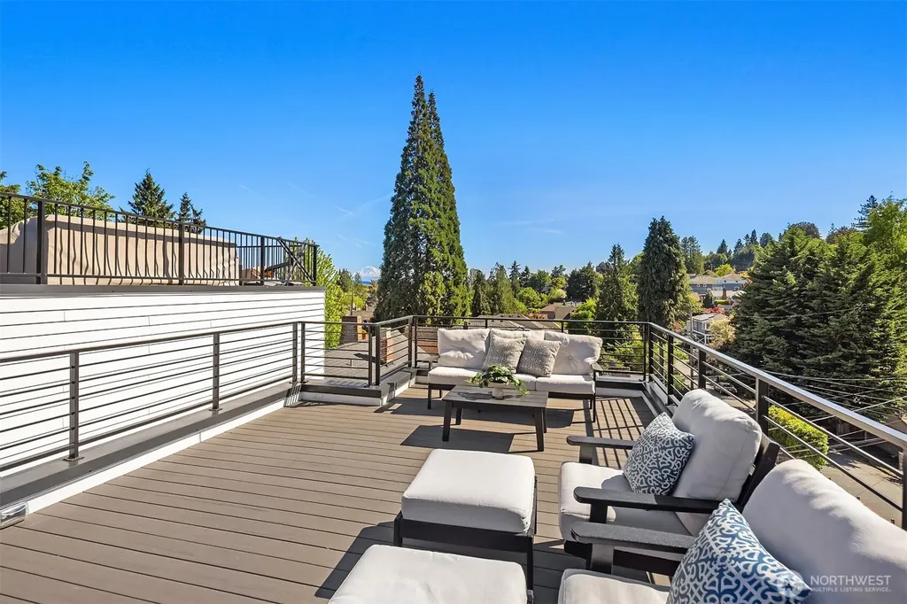 1802 38th Avenue Seattle WA 98122