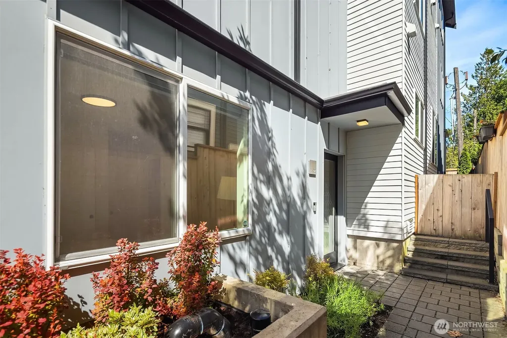 1802 38th Avenue Seattle WA 98122