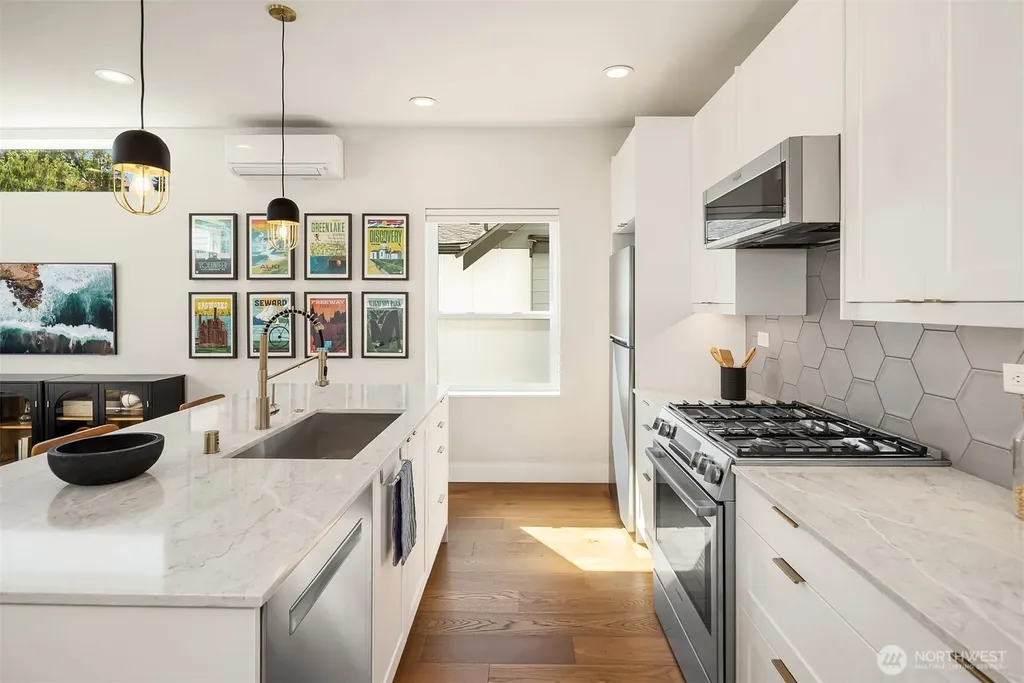 1802 38th Avenue Seattle WA 98122