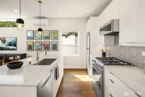 1802 38th Avenue Seattle WA 98122