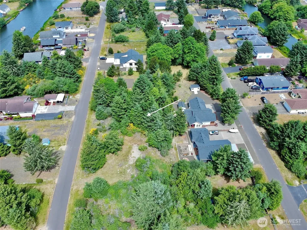 710 Island Circle SE Ocean Shores WA 98569