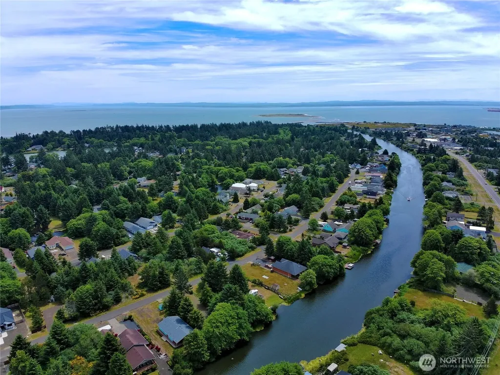 710 Island Circle SE Ocean Shores WA 98569