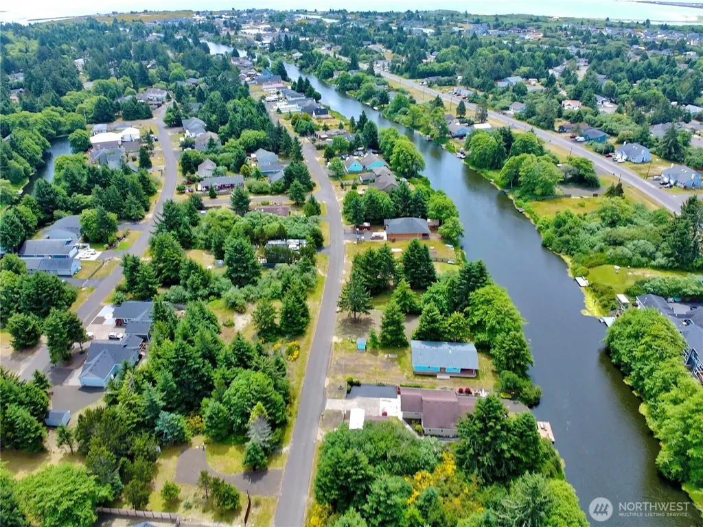 710 Island Circle SE Ocean Shores WA 98569