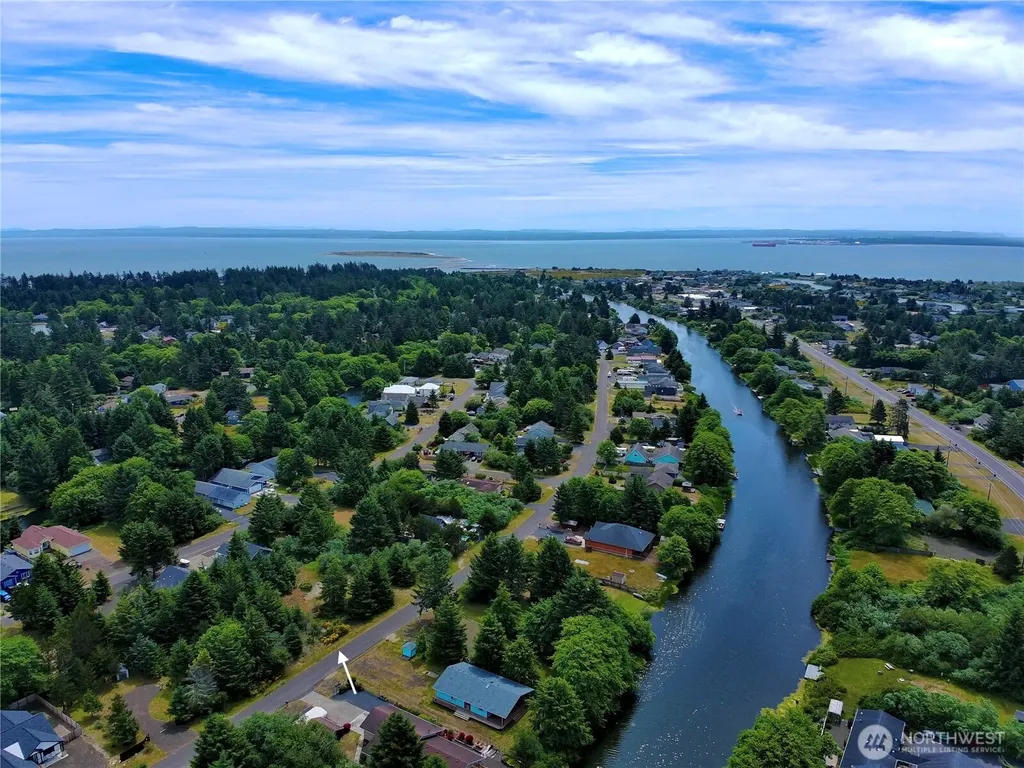 710 Island Circle SE Ocean Shores WA 98569