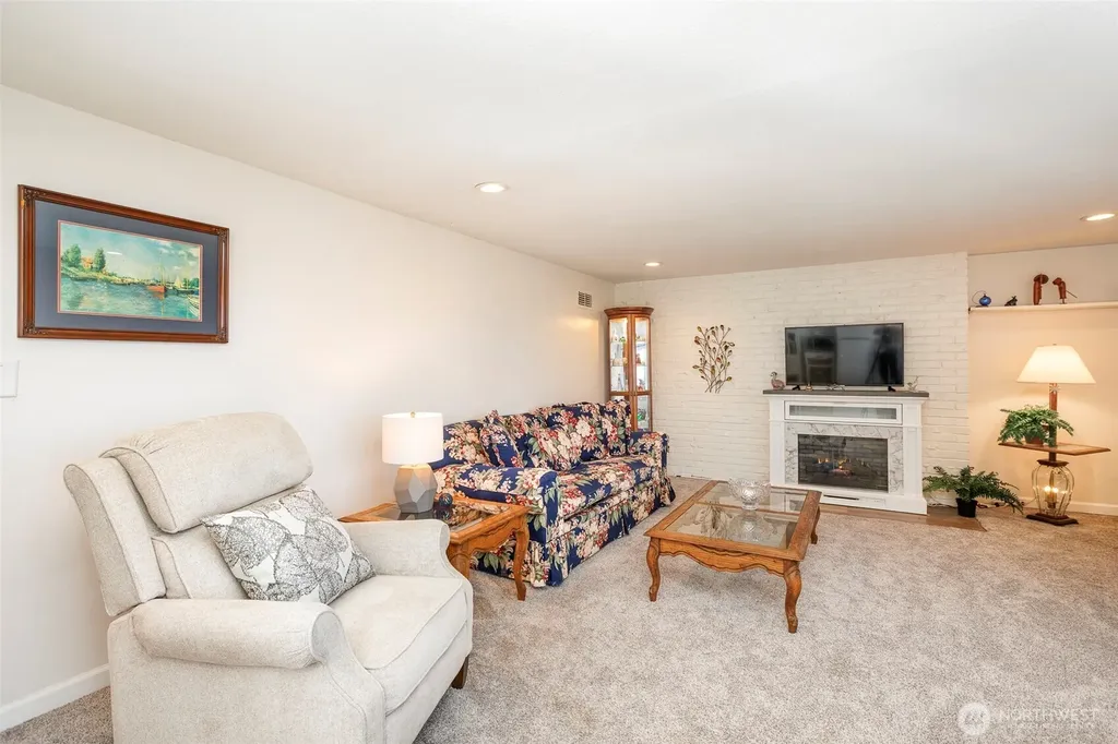 2515 S 118th Street Burien WA 98168