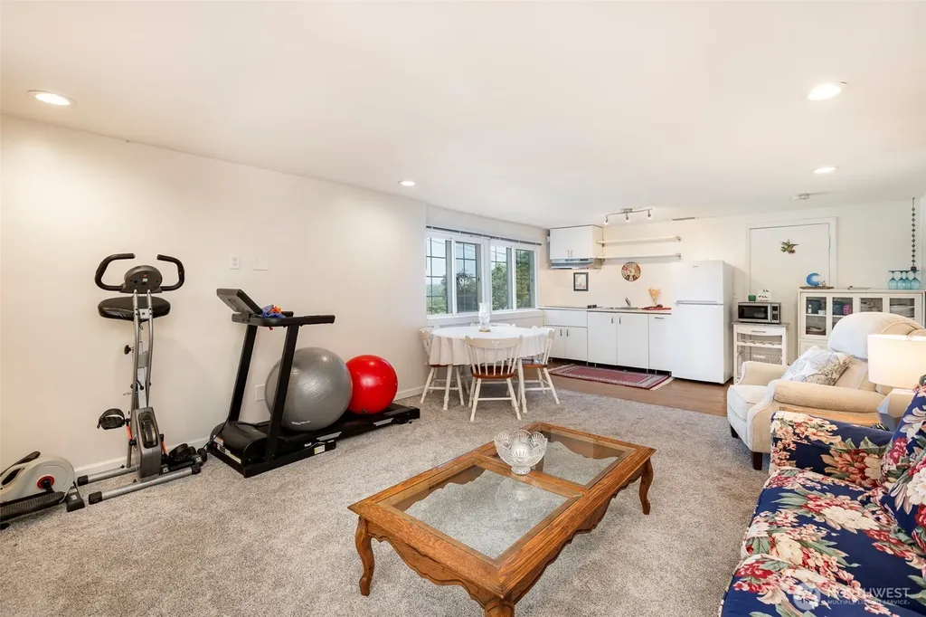 2515 S 118th Street Burien WA 98168