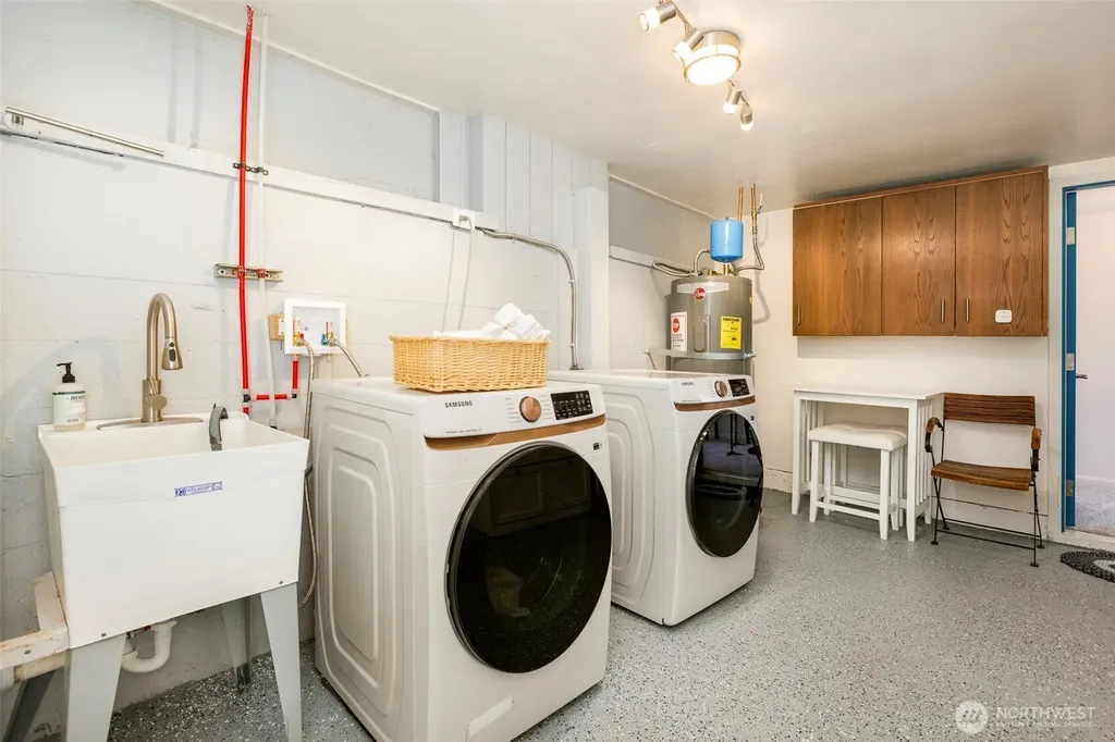 2515 S 118th Street Burien WA 98168