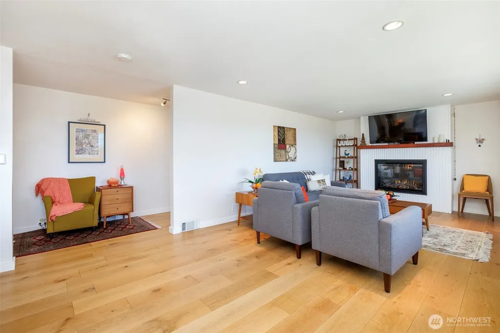 2515 S 118th Street Burien WA 98168