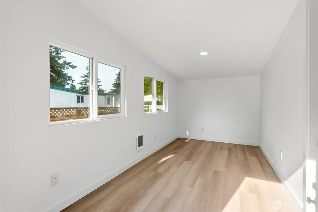1645 S 272nd Street Federal Way WA 98003