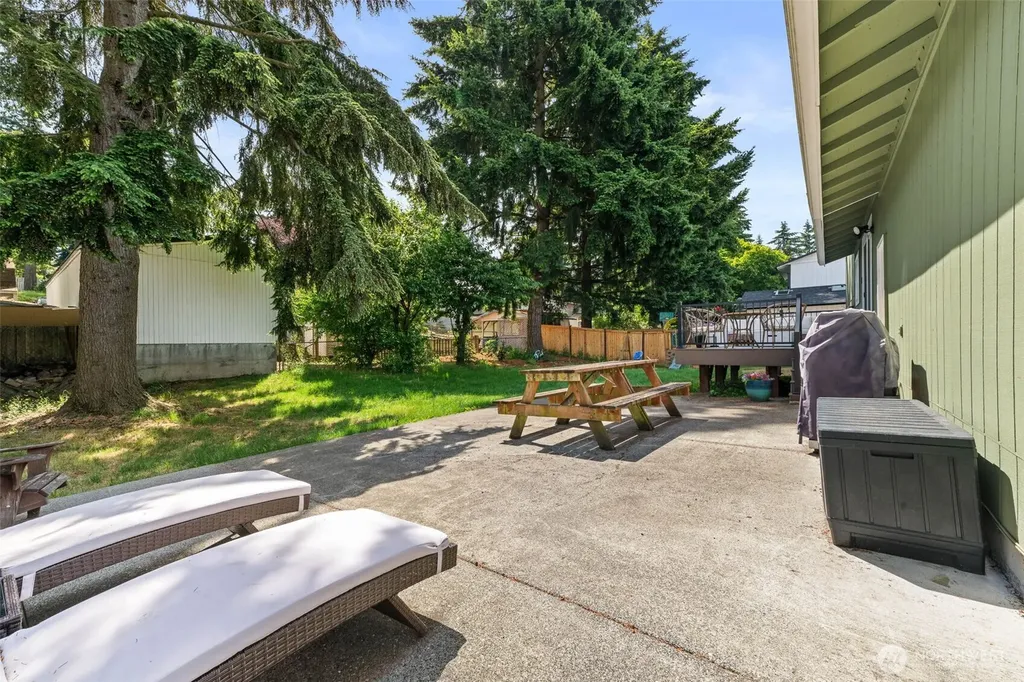 34408 27th Avenue SW Federal Way WA 98023