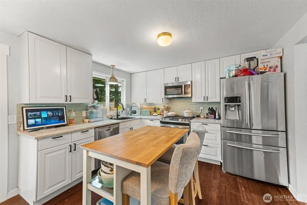 34408 27th Avenue SW Federal Way WA 98023