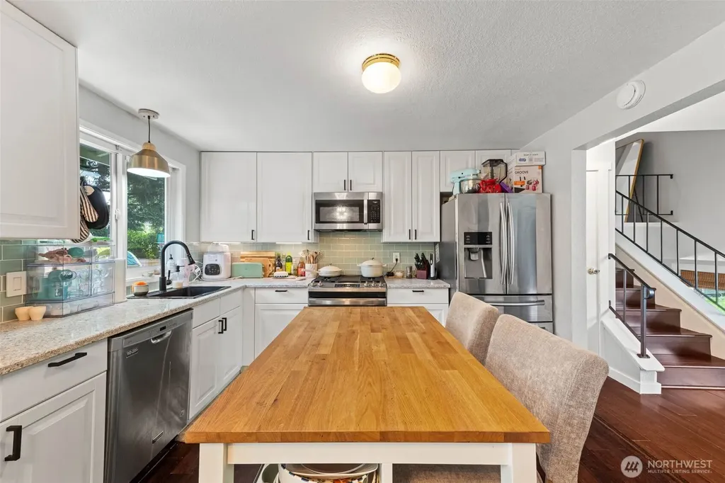 34408 27th Avenue SW Federal Way WA 98023