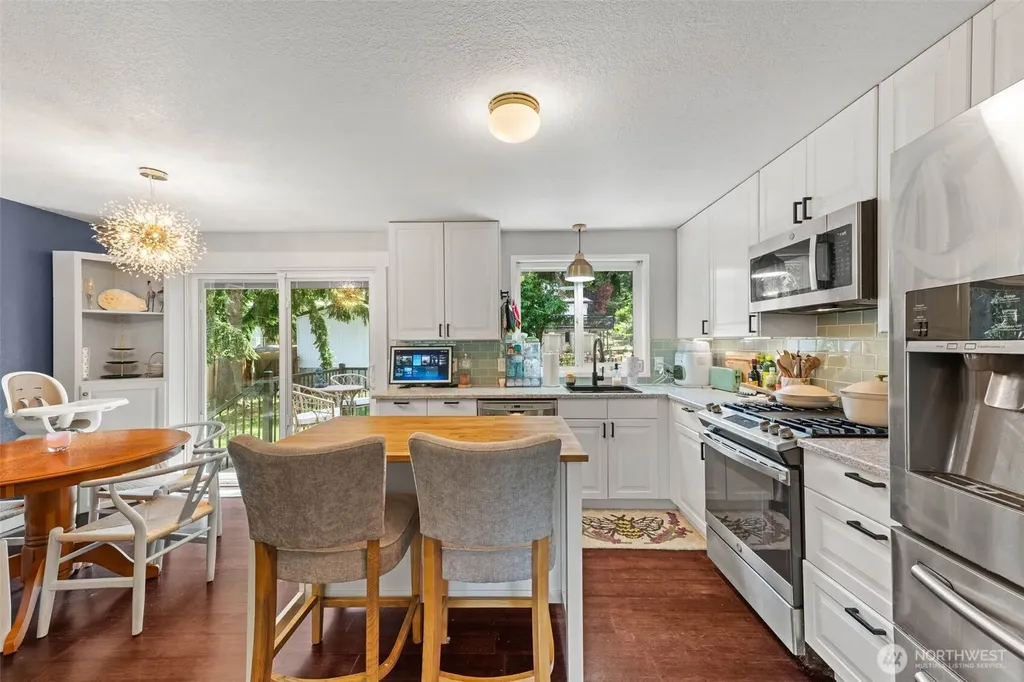 34408 27th Avenue SW Federal Way WA 98023