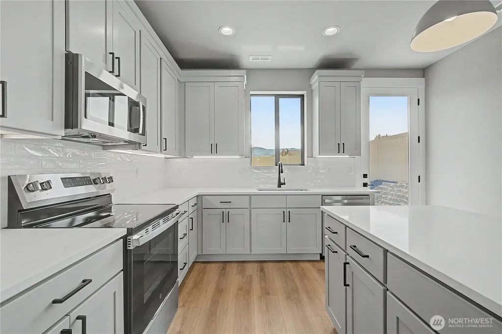 574 S Oasis Loop East Wenatchee WA 98802